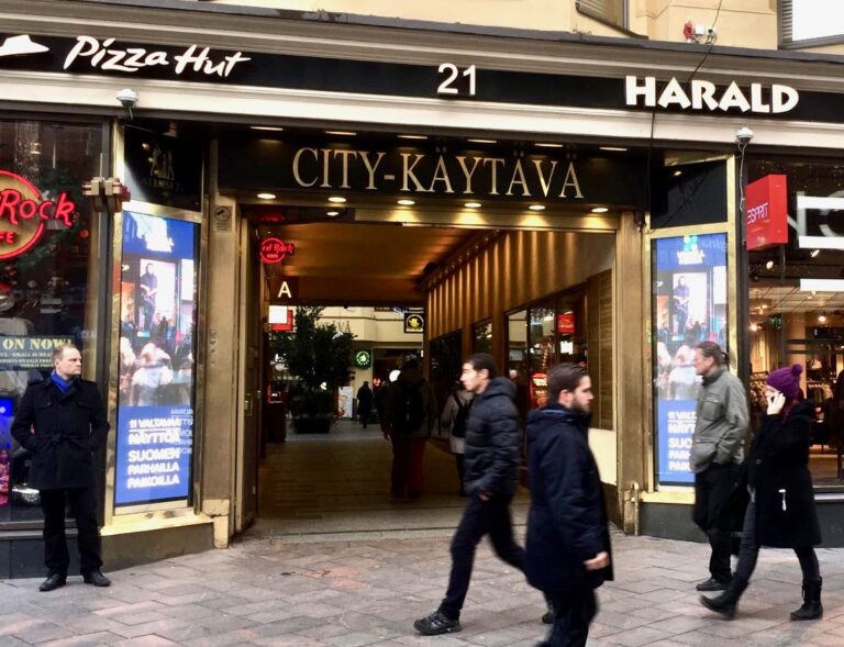 led totem kiosk pizza hur