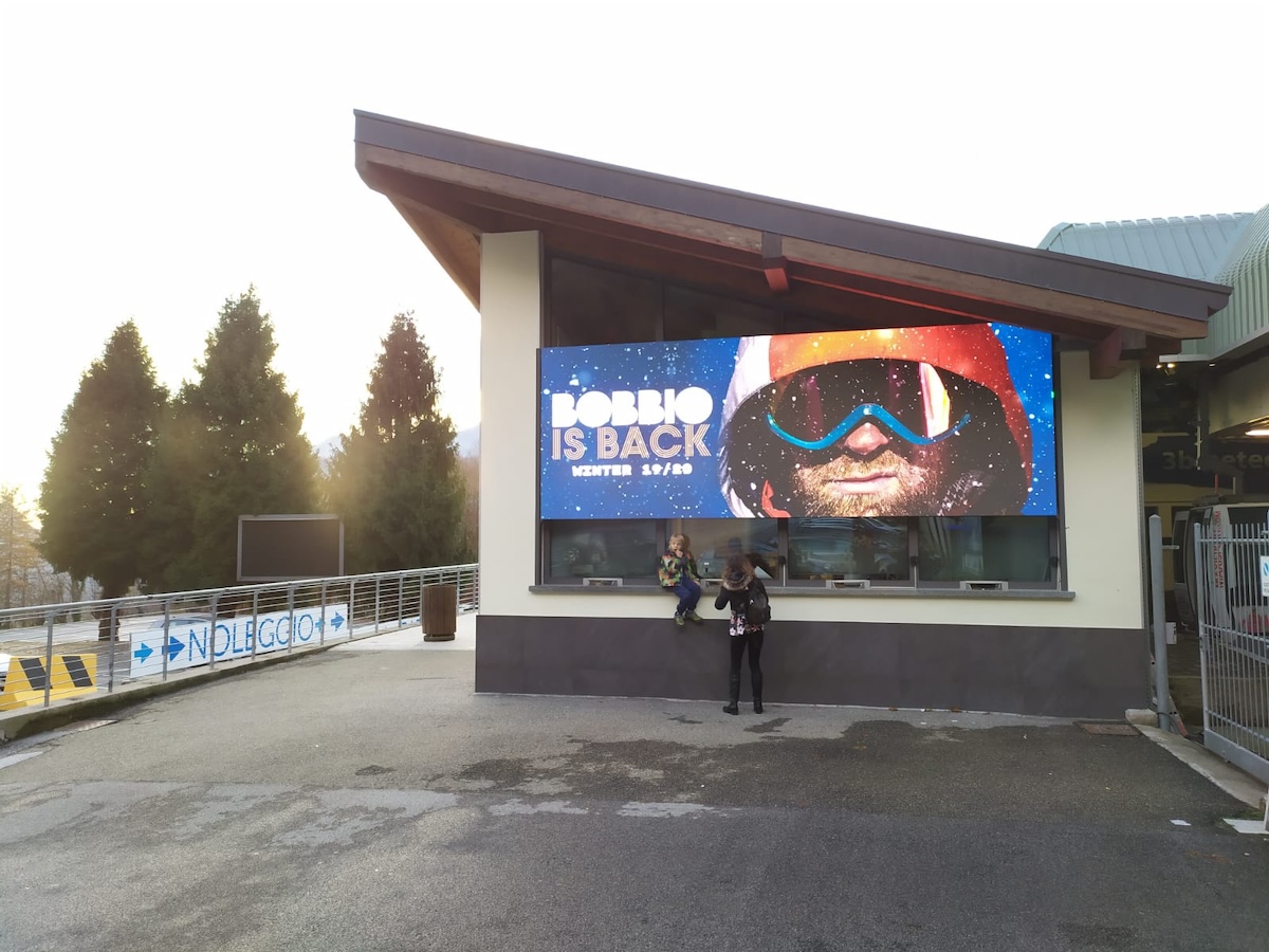 LedWall Piani di Bobbio complesso sciistico