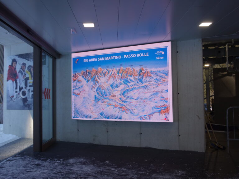 led display ski resort