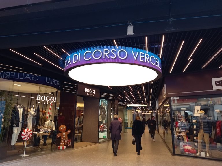 LedWall interno Galleria Corso Vercelli