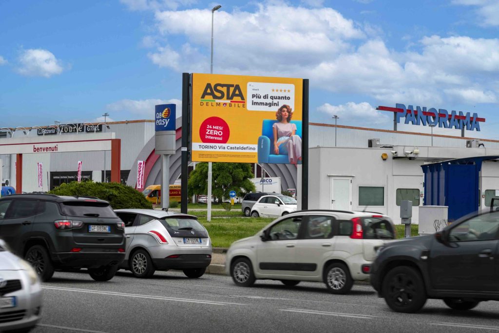 ledwall pubblicitario su 2 pali torino