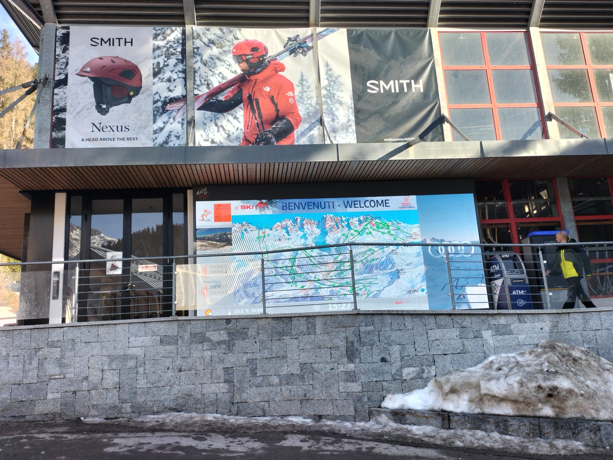 led screen ski resort slopes maps campiglio
