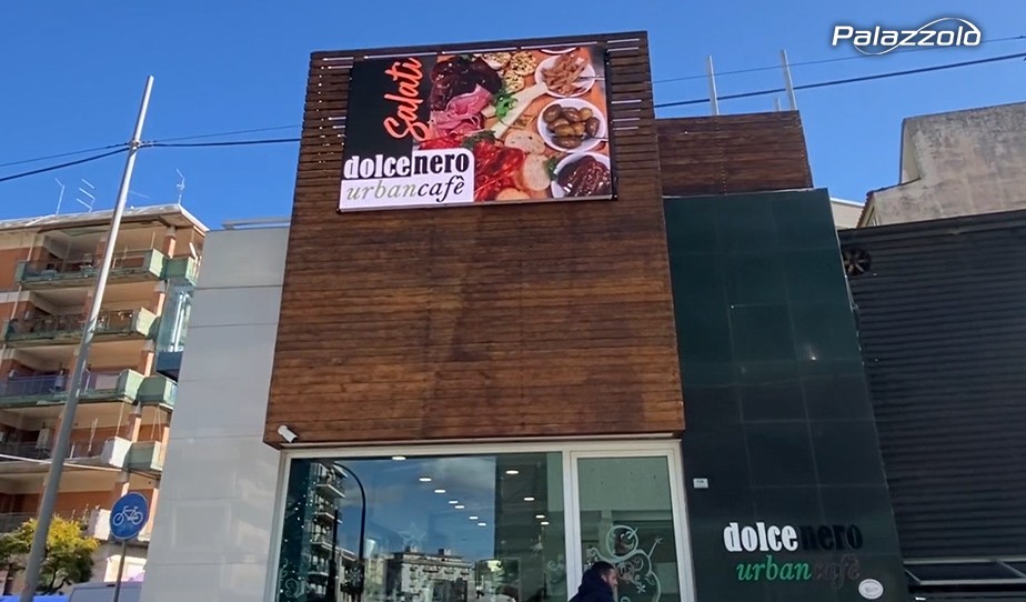 ledwall outdoor caffeteria