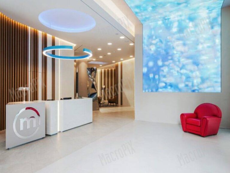 Schermo a led per Banca Mediolanum indoor