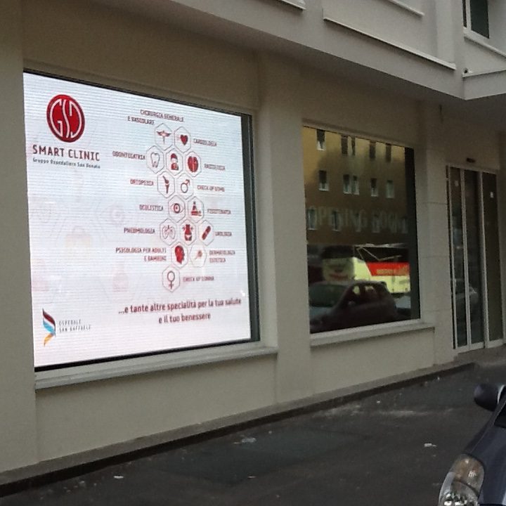 LedWall da esterno clinica santambrogio