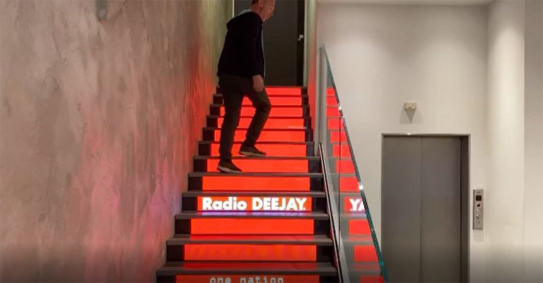 LedWall scale interne sede radio deejay
